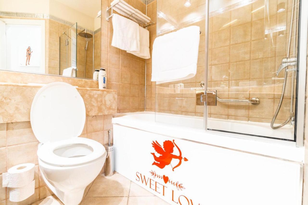 סוויטת אהבה מתוקה על הים-Sweet Love Suite On The Sea Bat Yam Exterior photo