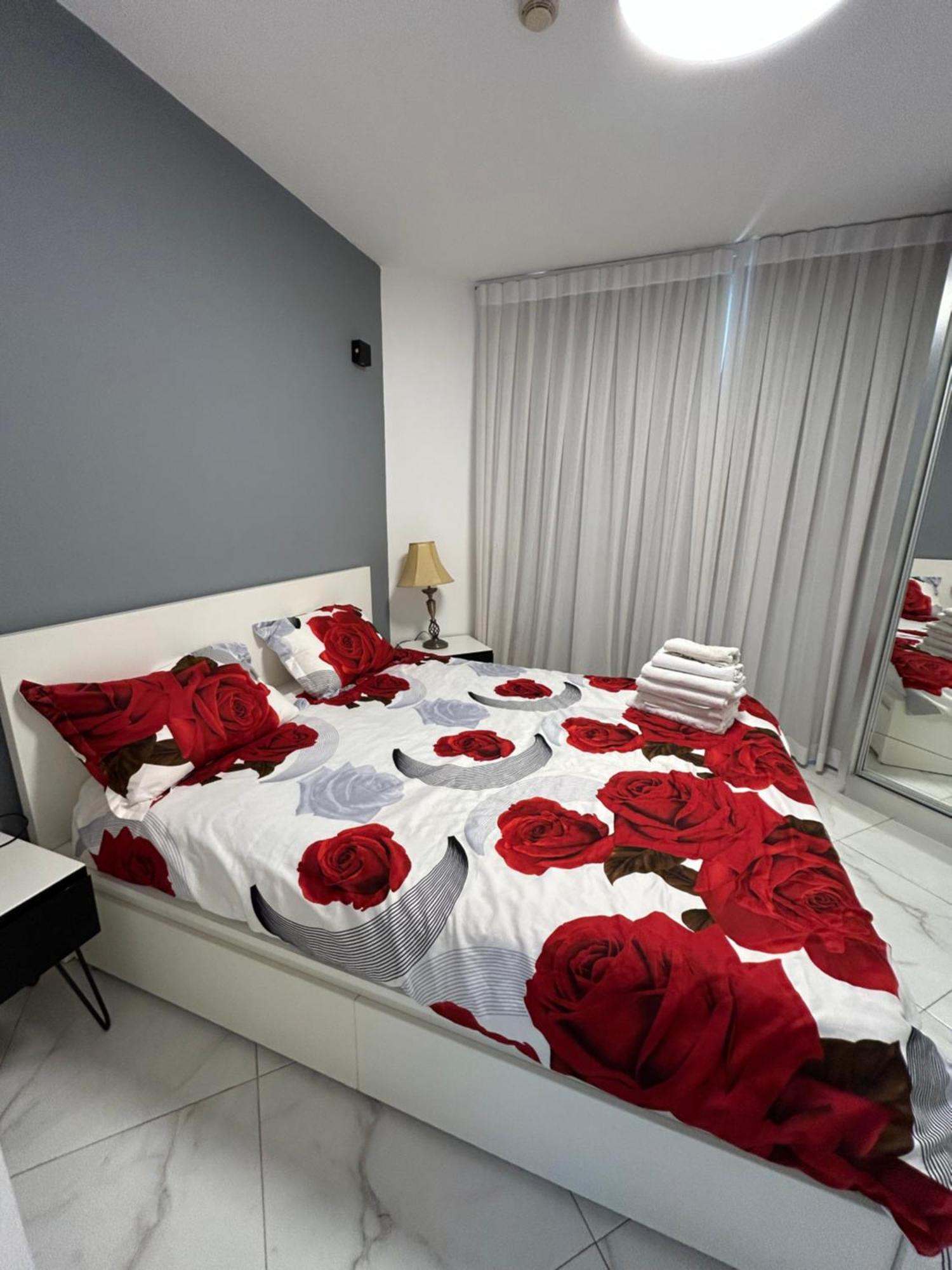 סוויטת אהבה מתוקה על הים-Sweet Love Suite On The Sea Bat Yam Exterior photo