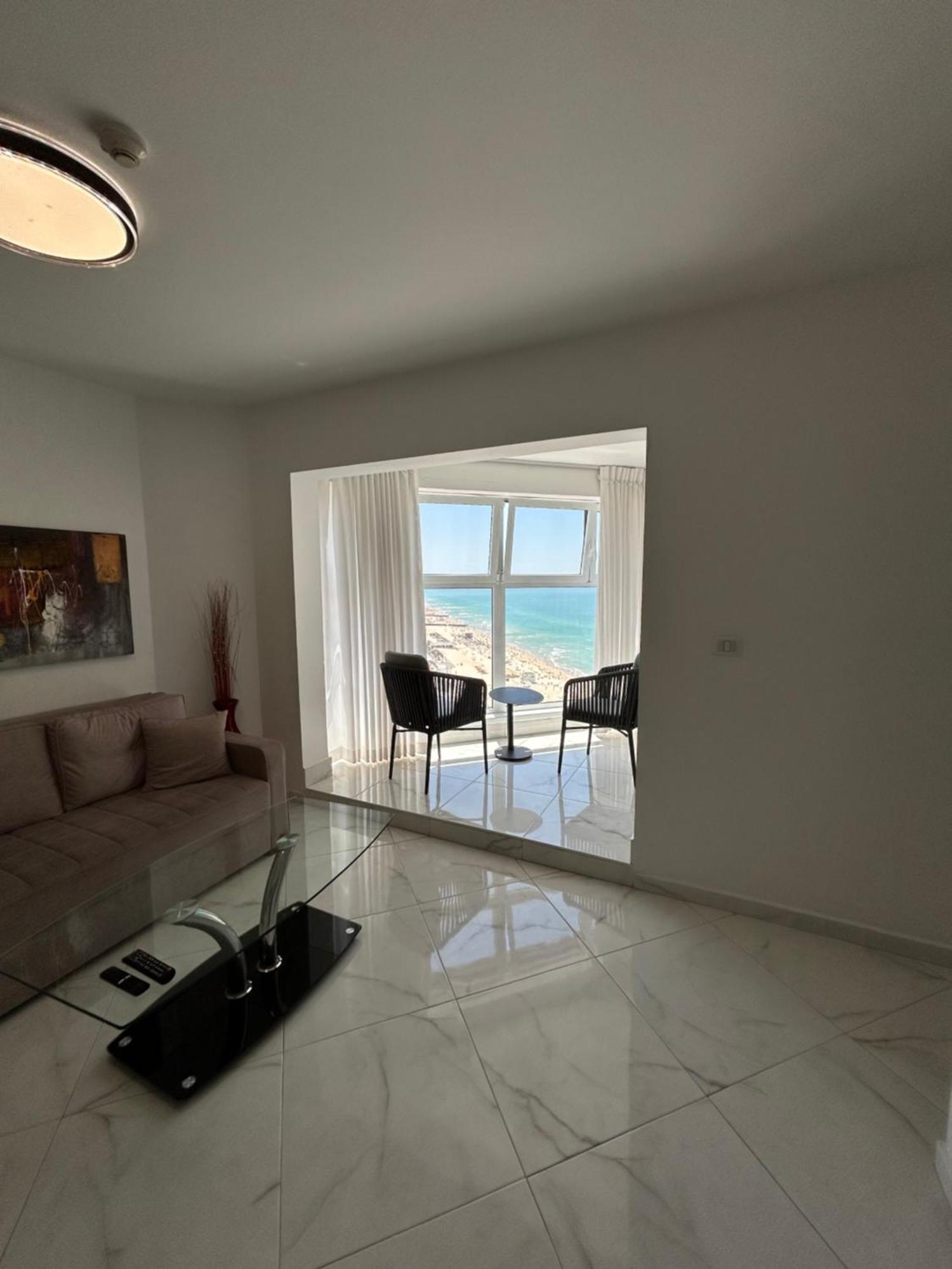 סוויטת אהבה מתוקה על הים-Sweet Love Suite On The Sea Bat Yam Exterior photo