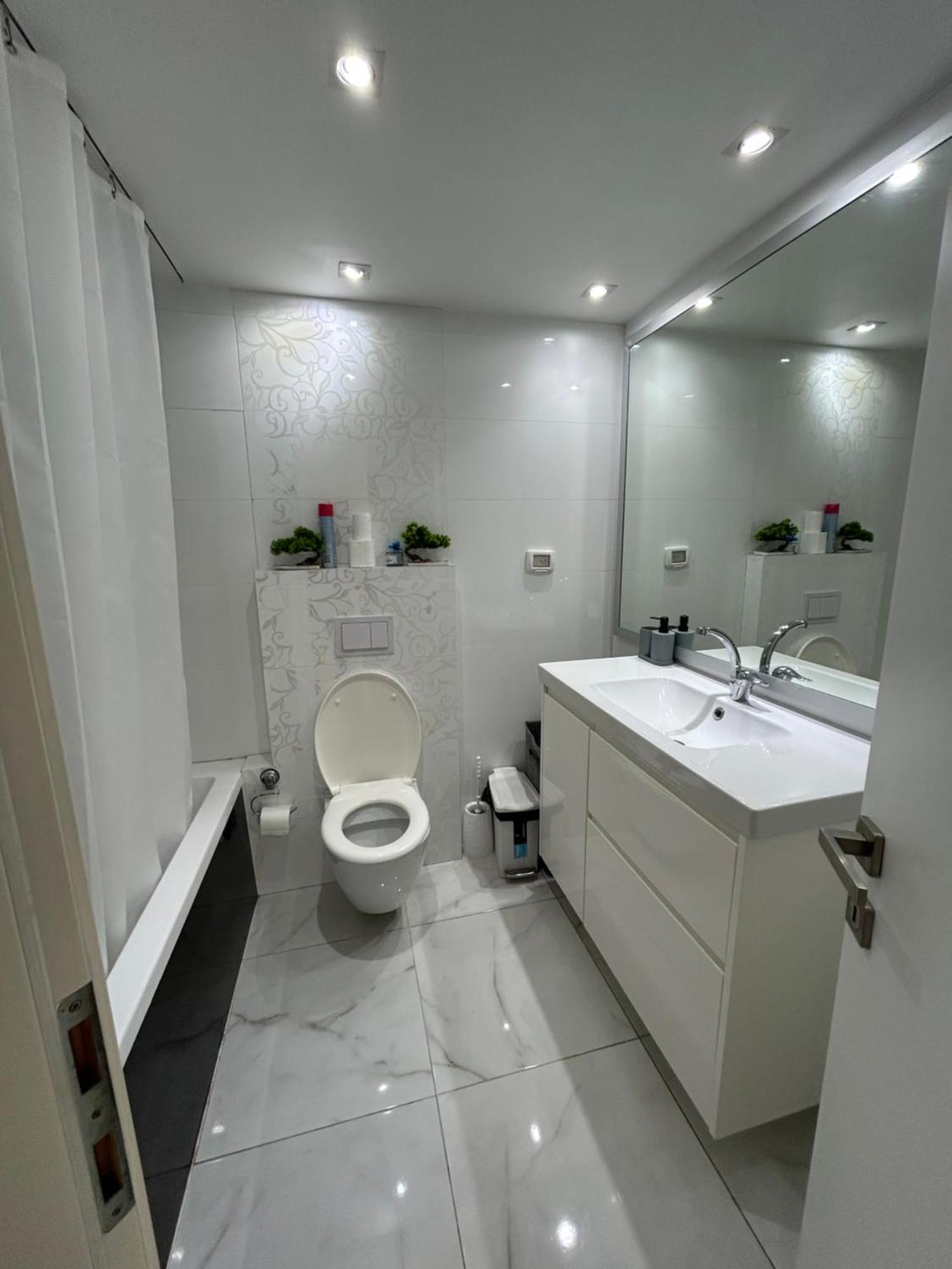 סוויטת אהבה מתוקה על הים-Sweet Love Suite On The Sea Bat Yam Exterior photo