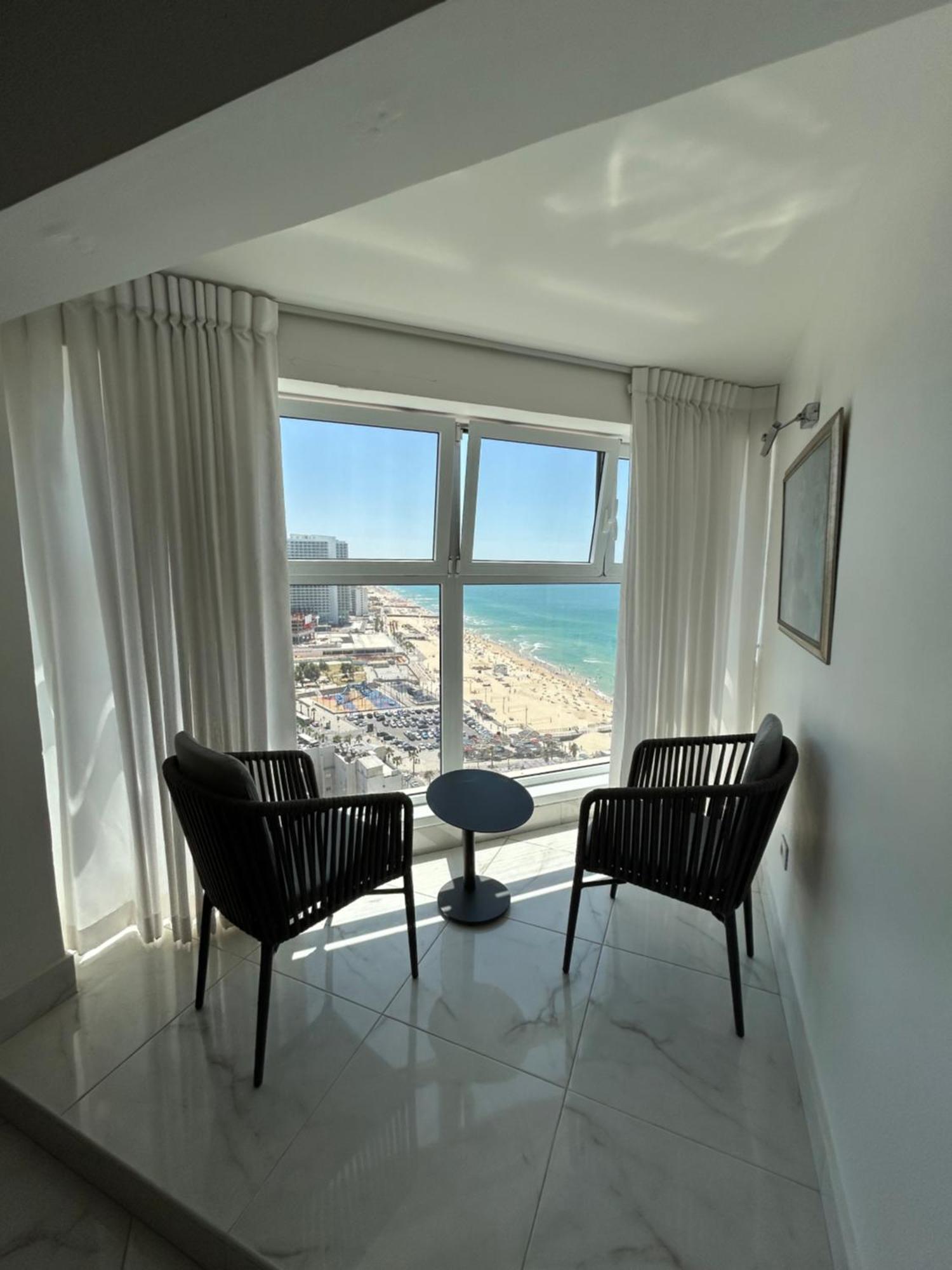 סוויטת אהבה מתוקה על הים-Sweet Love Suite On The Sea Bat Yam Exterior photo